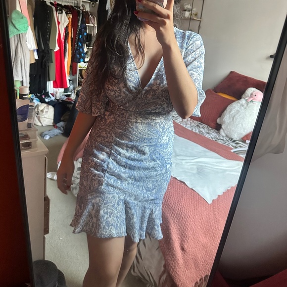 Dynamite White & Blue Midi Dress - Picture 4 of 4